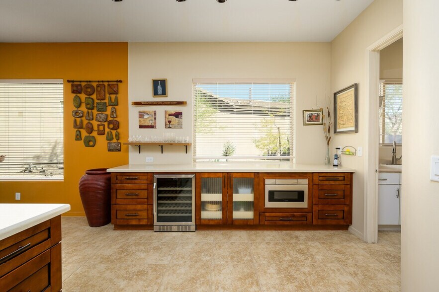 Building Photo - 7410 E Russet Sky Dr