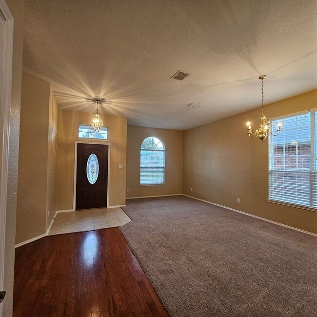 Building Photo - Pine Ridge Estates