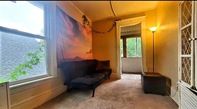 Building Photo - 1008 26th Ave SE