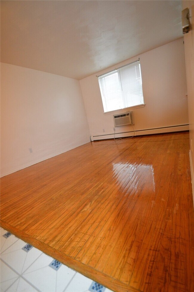 Building Photo - 154 Park Ave