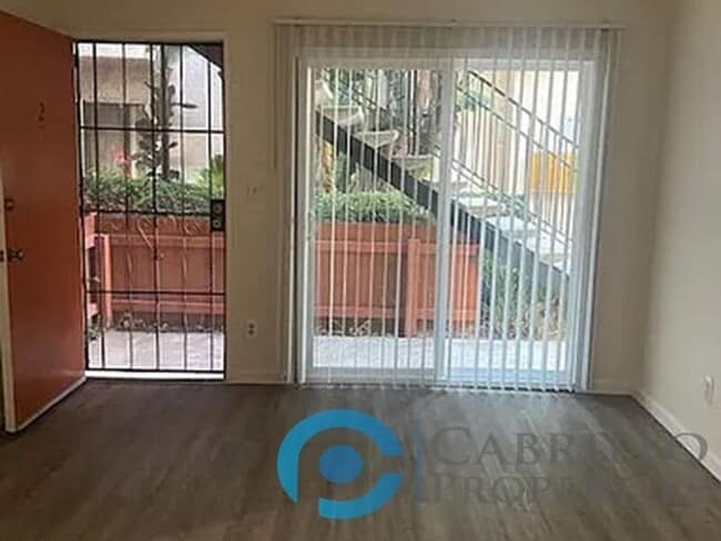 Building Photo - 4044 Wabash Ave