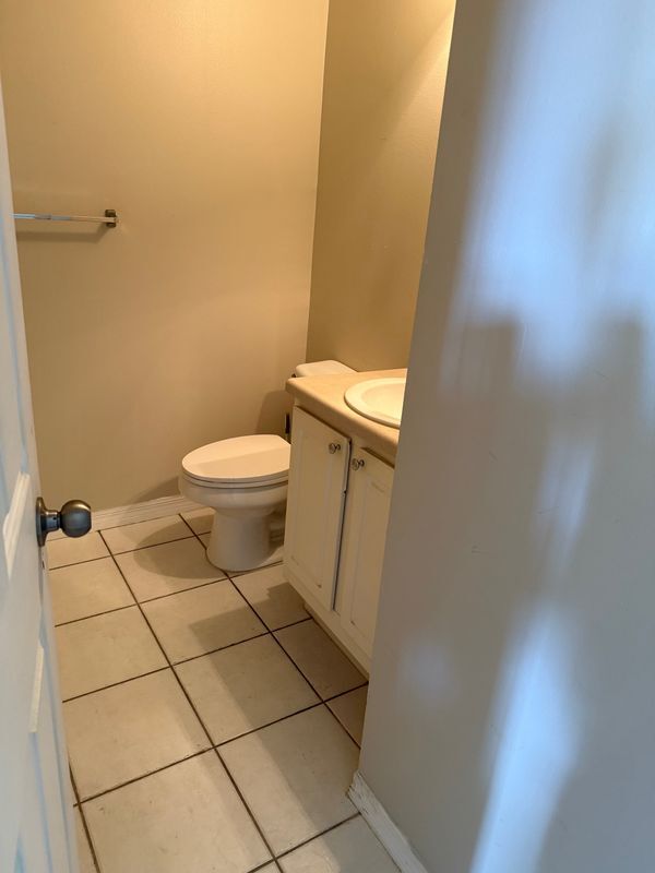 Building Photo - 5681 Bentgrass Dr