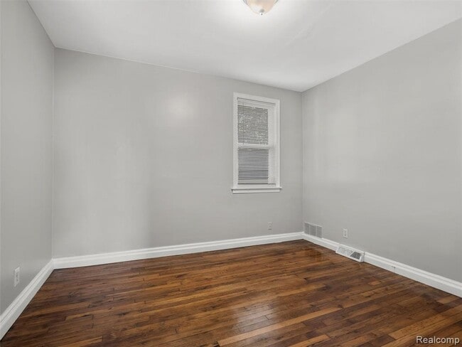 Building Photo - 431 W Madge Ave