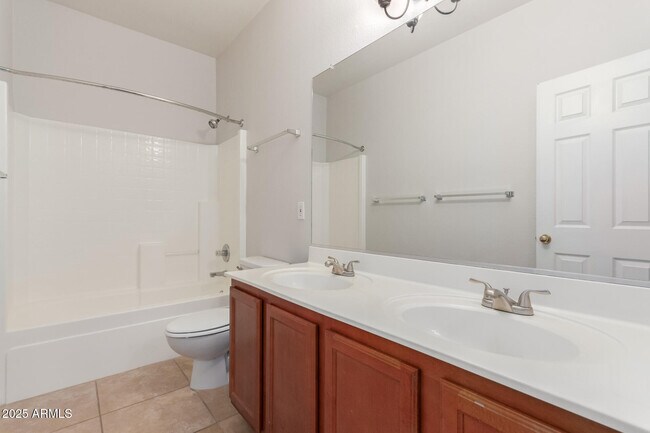 Building Photo - 4274 E Gleneagle Dr