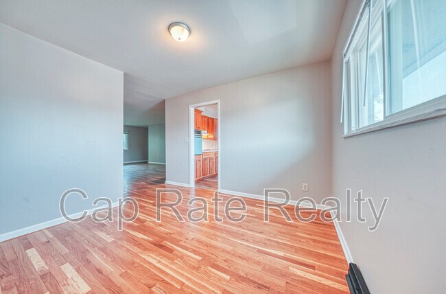 Building Photo - 26 S Hampton Rd