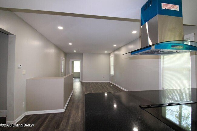 Building Photo - 4608 Cliff Ave