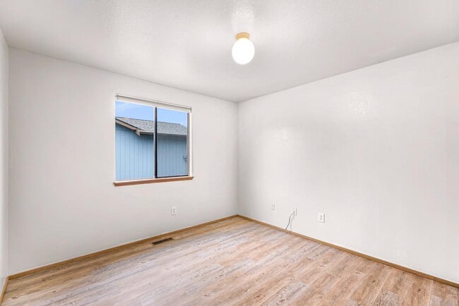 Building Photo - 1806 N 40th Pl