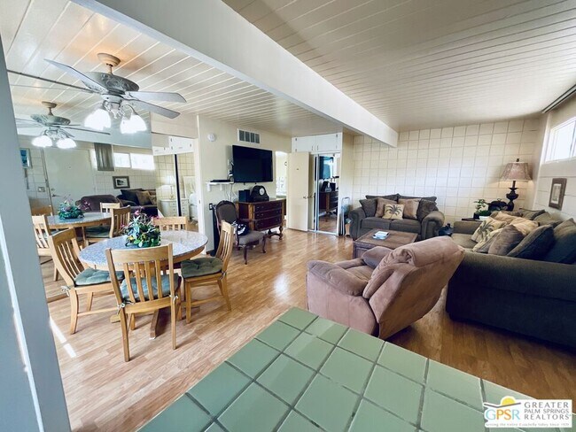 Building Photo - 1111 E Palm Canyon Dr