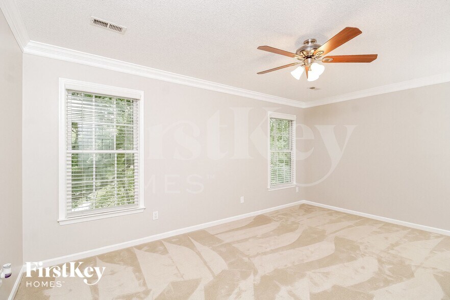 Building Photo - 9 Park Village Ct