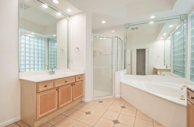 Building Photo - 2466 Bay Isle Ct