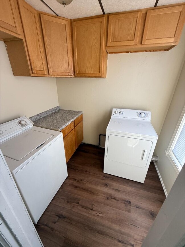 Building Photo - 1835 Dunlap Ave