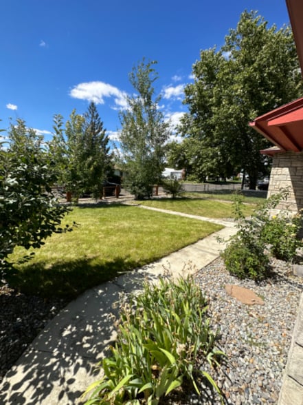 Building Photo - 4024 N Walnut St