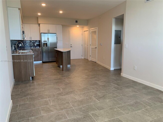 Building Photo - 2500 SW 22nd Terrace
