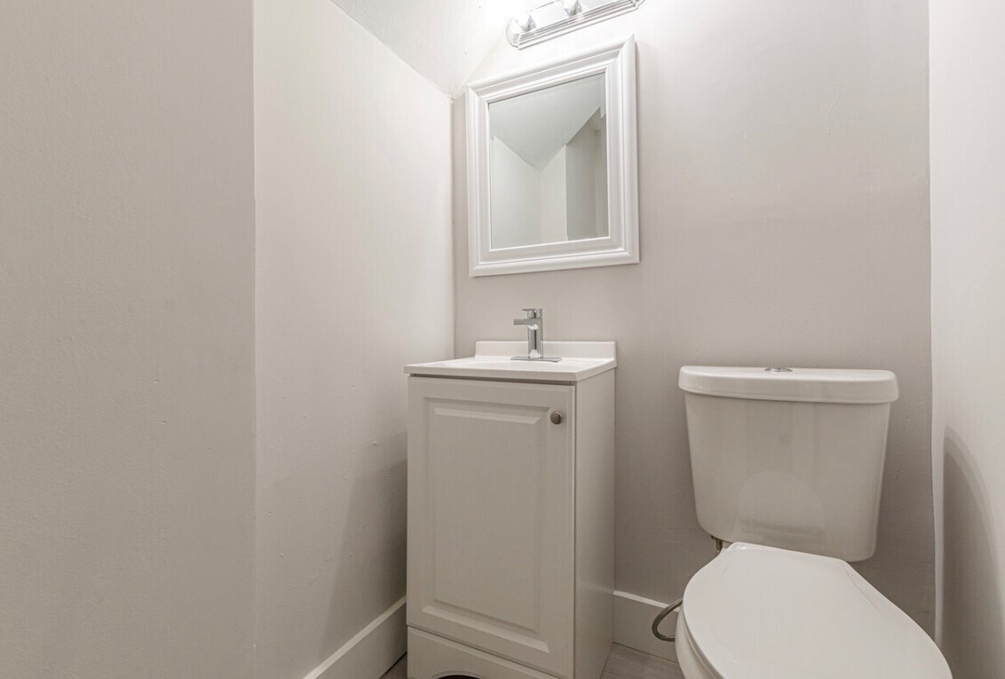 Half Bath Framed Mirror - 2959 Forrest Hills Dr SW