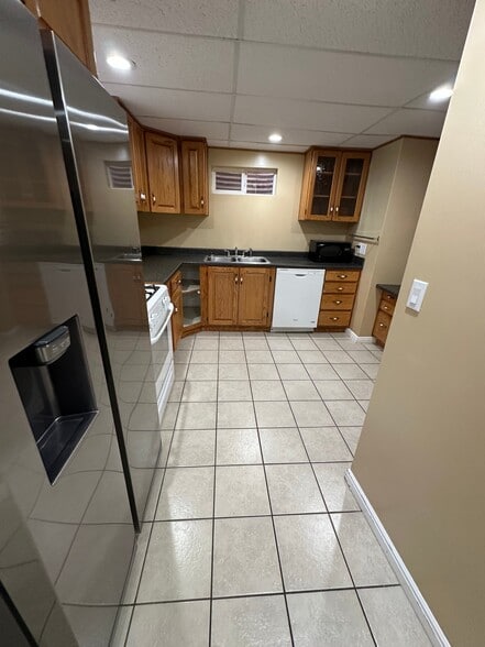 Building Photo - 9902 E Sego Lily Dr