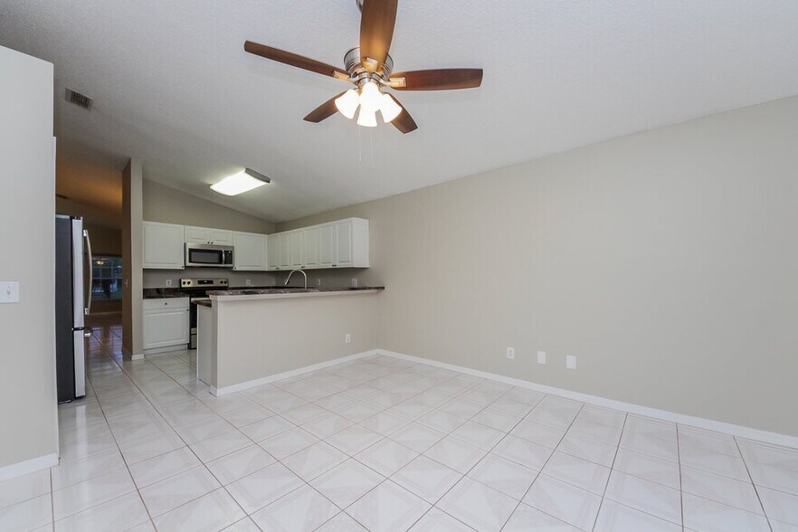 Building Photo - 2150 Rj Cir
