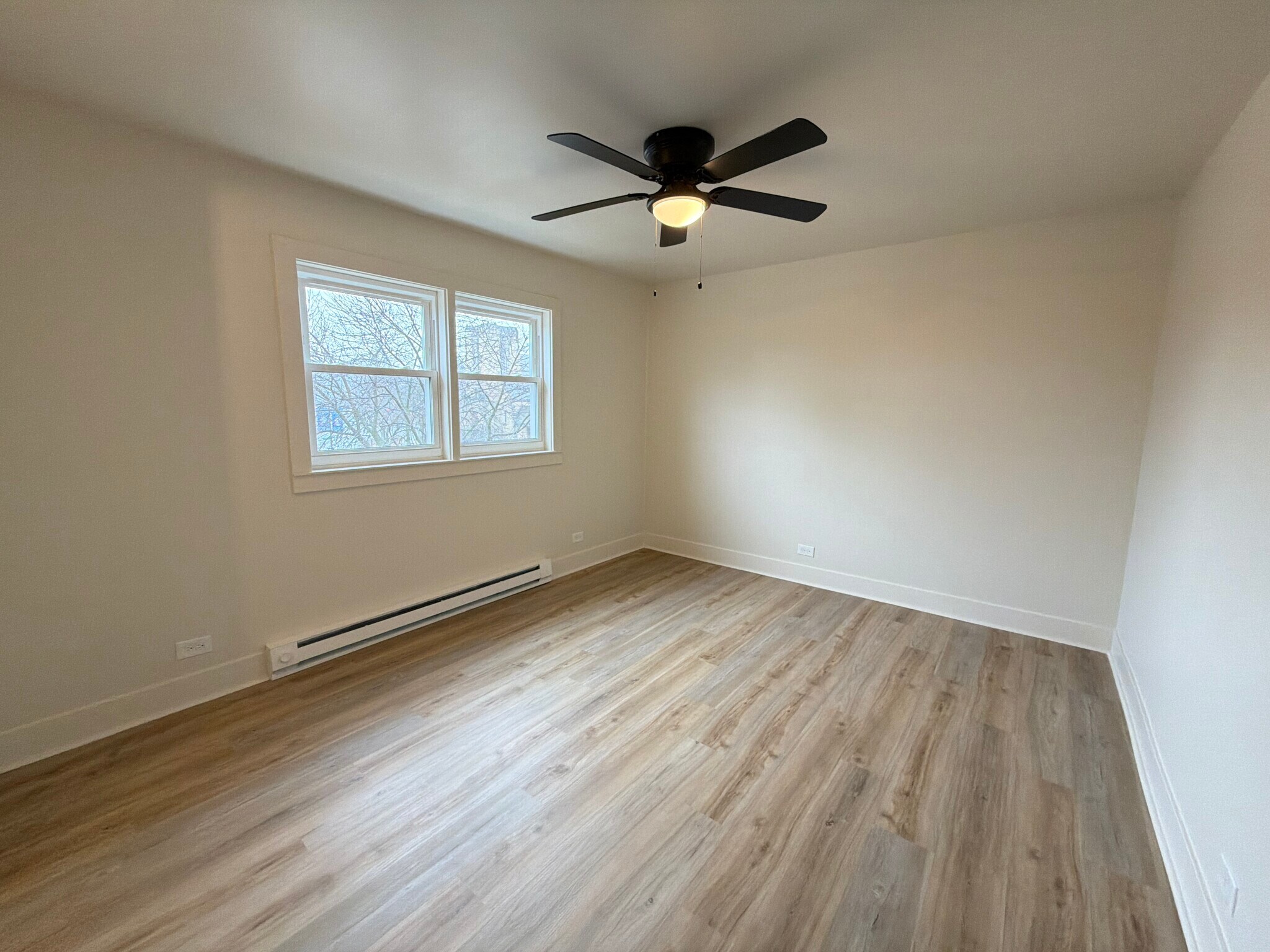 Building Photo - 11043 S Longwood Dr