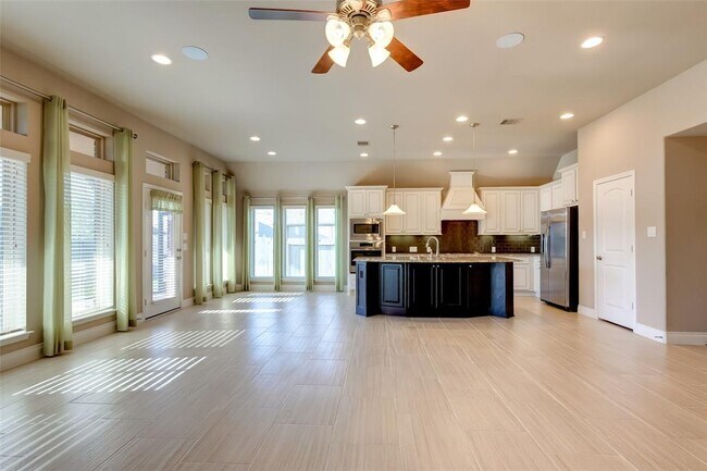 Building Photo - 23319 Tirino Shores Dr