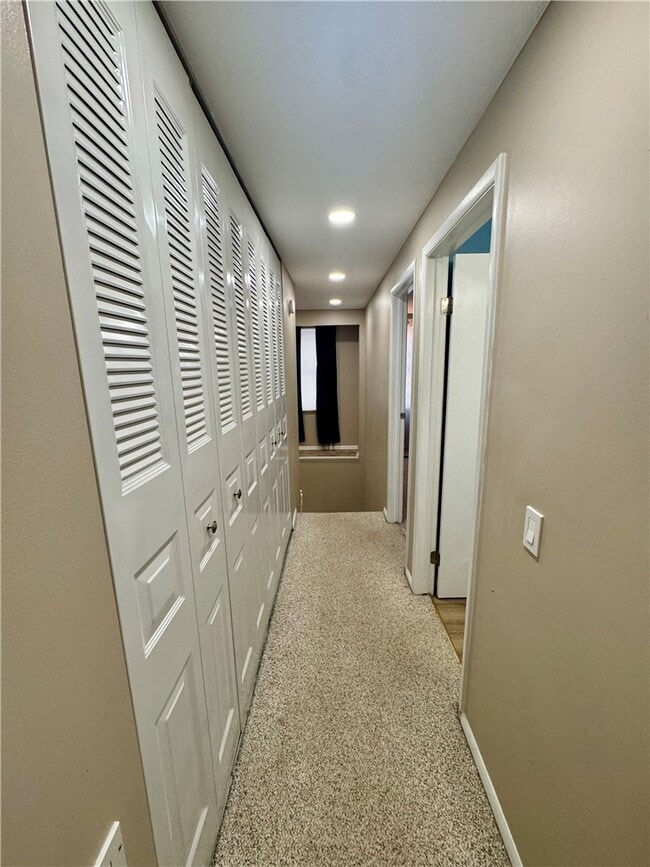 Building Photo - 5 Bramblewood Ln