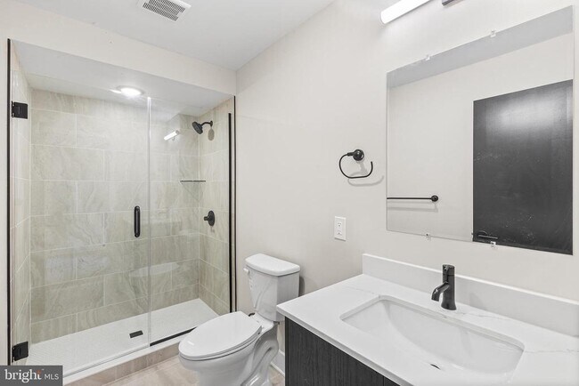 Building Photo - 1903 Jackson St