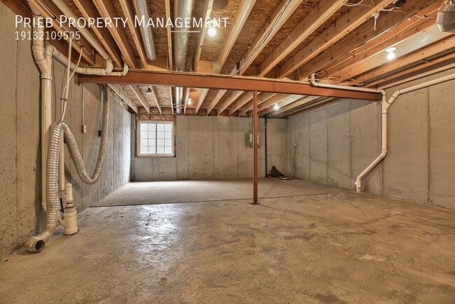 Building Photo - 902 S Woodson Ct