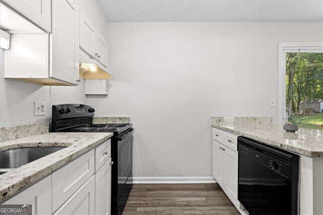 Building Photo - 3065 Tara Woods Dr