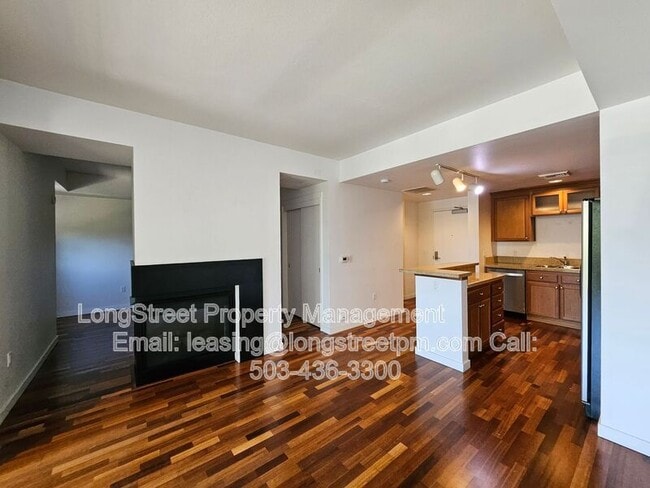 Building Photo - 910 SE 42nd Ave