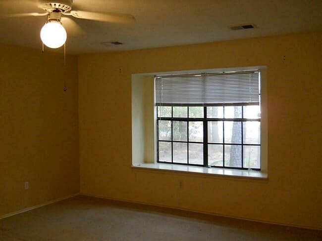 Building Photo - 216 S Deerfoot Cir