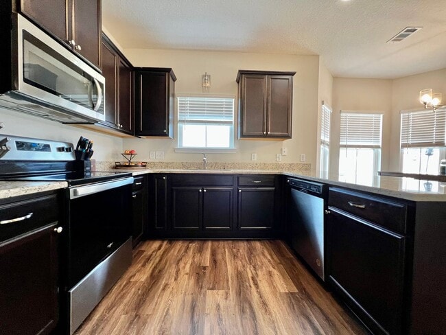 Building Photo - AVAILABLE LATE JANUARY (One Pet Only)