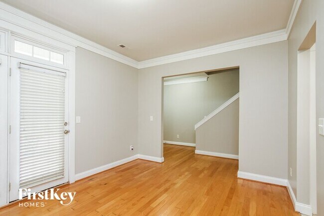 Building Photo - 532 Catawba Ave
