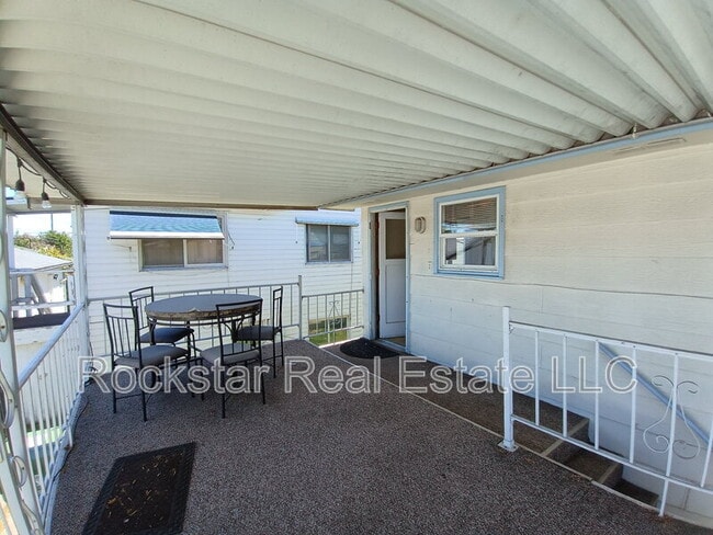 Building Photo - 537 E Garland Ave
