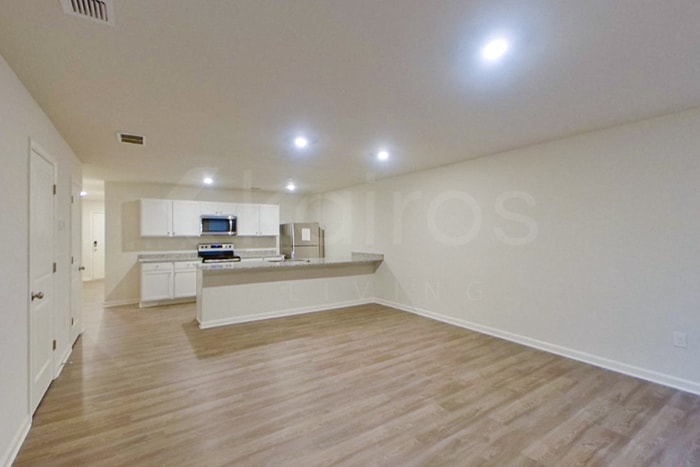 Building Photo - 320 Ironwood Ct