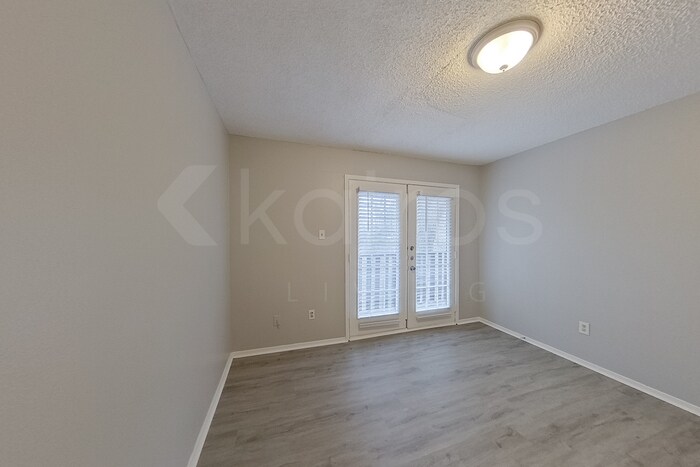 Building Photo - 822 Courtenay Pl