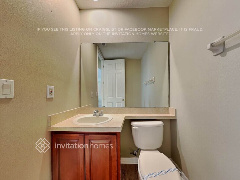 Building Photo - 2061 Cedar Park Ln