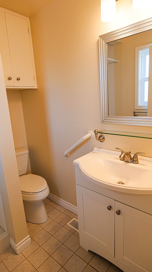 Building Photo - 4Bd/2.5Ba Edmonds House