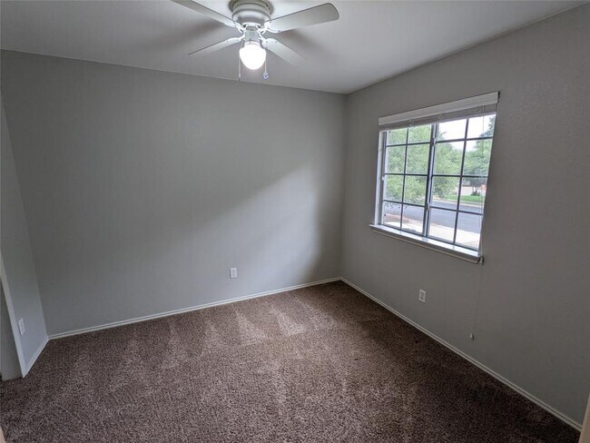 Building Photo - 4409 Hoffman Dr