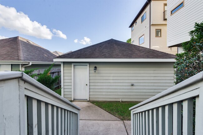 Building Photo - 1504 W 23rd St