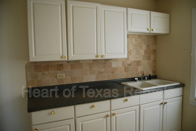 Building Photo - 4010 Homan Ave