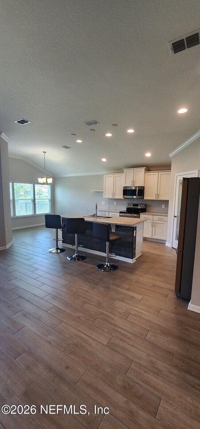 Building Photo - 226 Lost Lake Dr