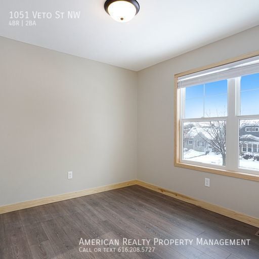 Building Photo - 1051 Veto St NW