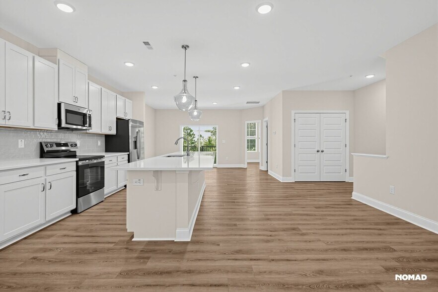 Building Photo - 409 Grove Overlook Ln