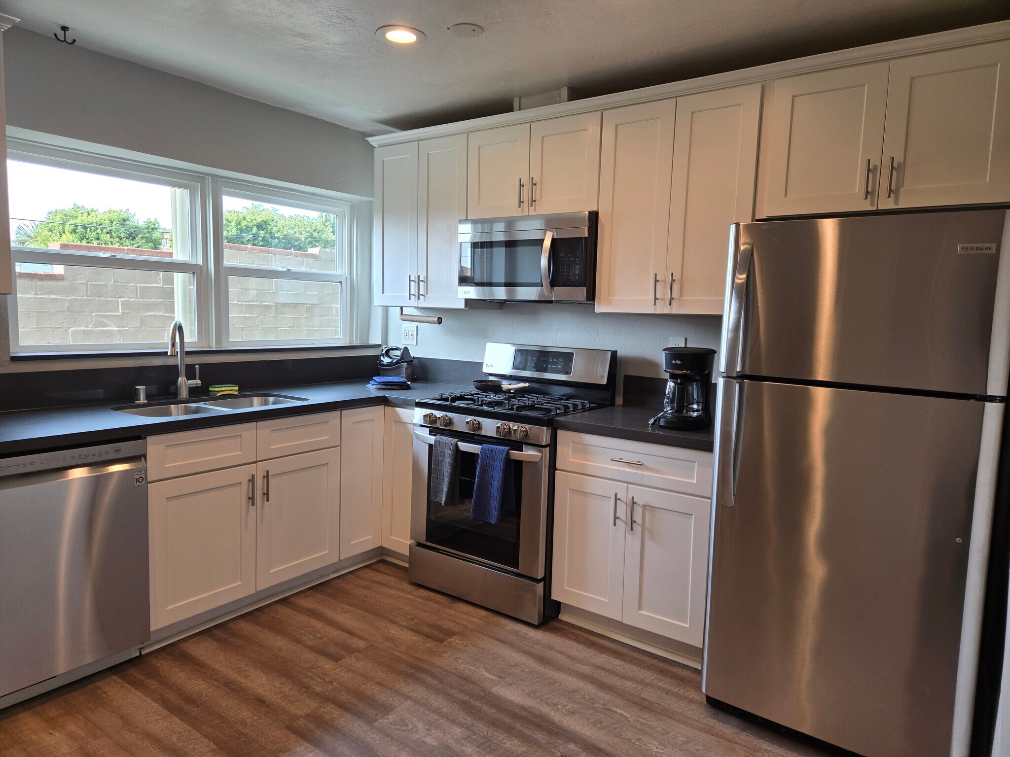 Building Photo - 7219 Mohawk St