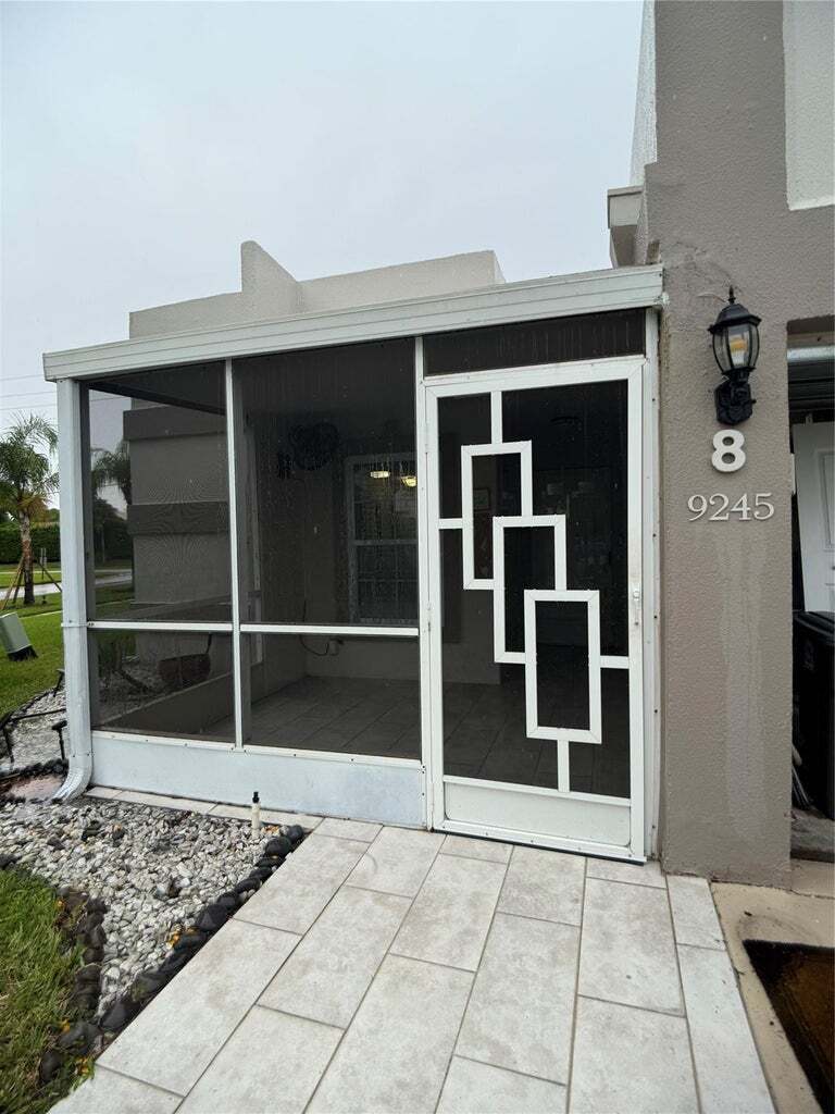 Building Photo - 9245 Flynn Cir