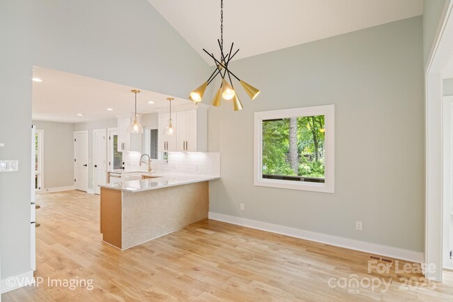 Building Photo - 449 Windward Dr