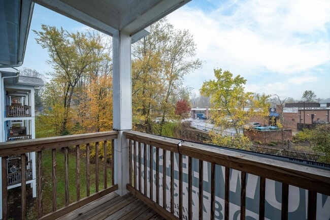 Building Photo - 41 Mary Helen Pl