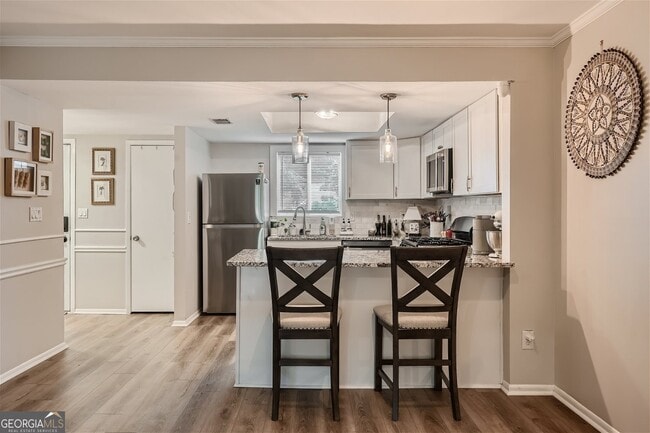 Building Photo - 15 Little Silver Ct