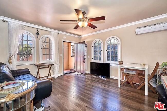 Building Photo - 1076 West Blvd