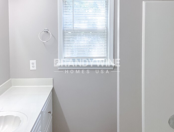 Building Photo - 657 McKenzie Cir
