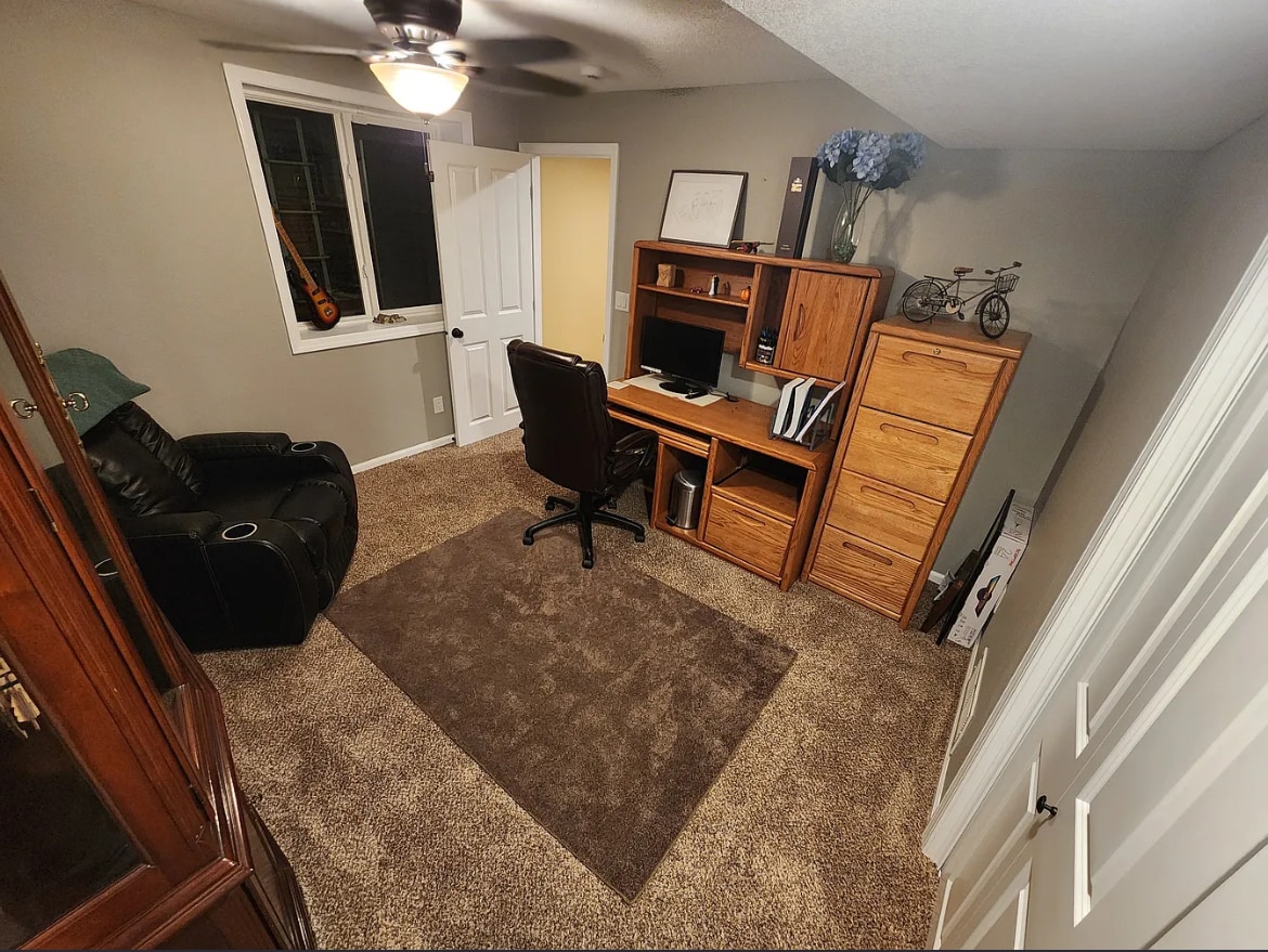 Building Photo - 210 NE 12th Street Pl