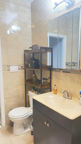 Building Photo - 511 W 151st St